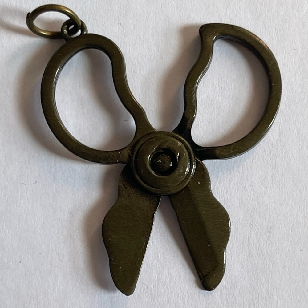 Brown Metal Scissor Pendant